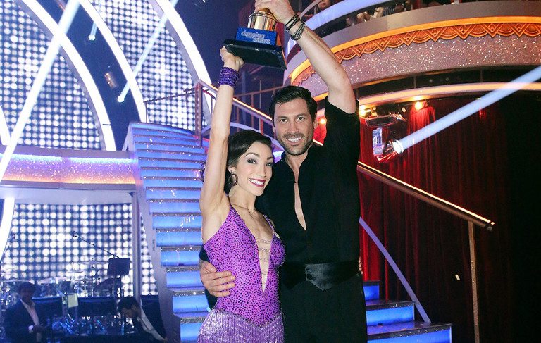 Meryl Davis Maksim Chmerkovskiy Win Dancing With The Stars