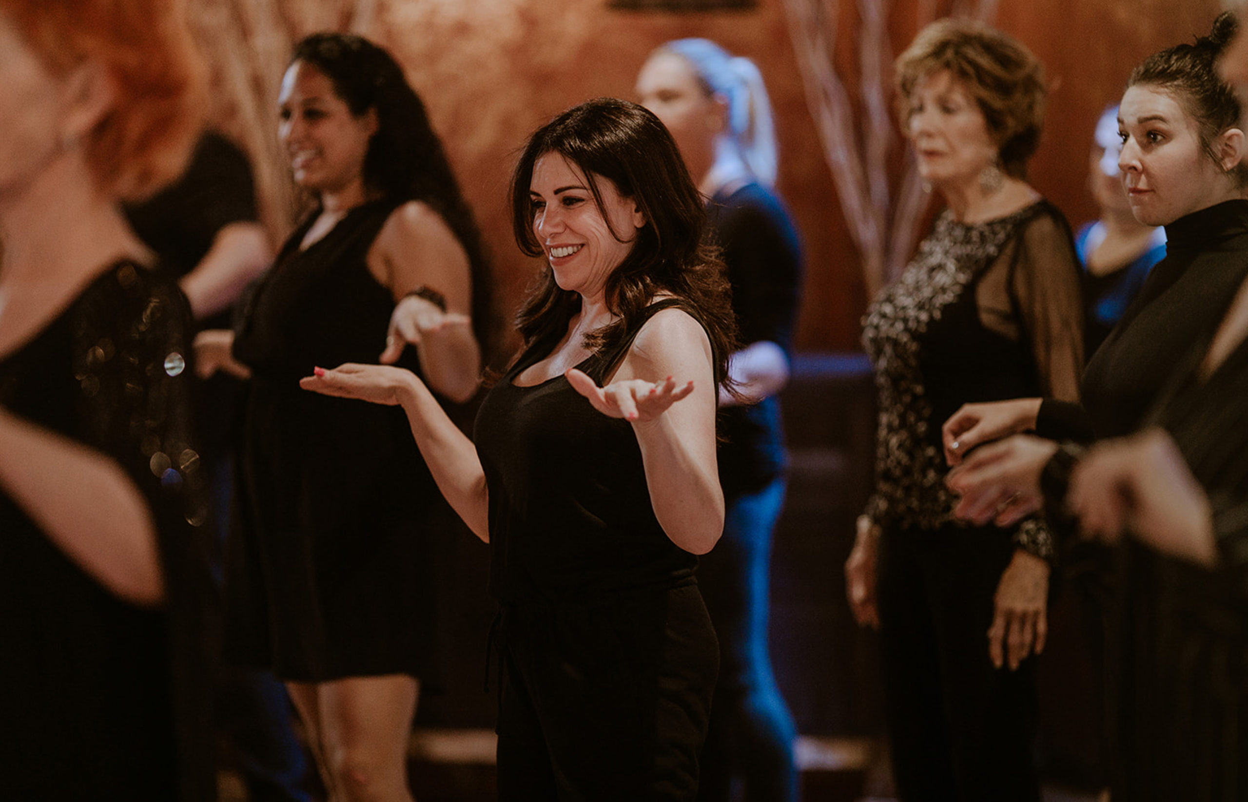 group dance class, ballroom dancing, dance studio, group dance lessons
