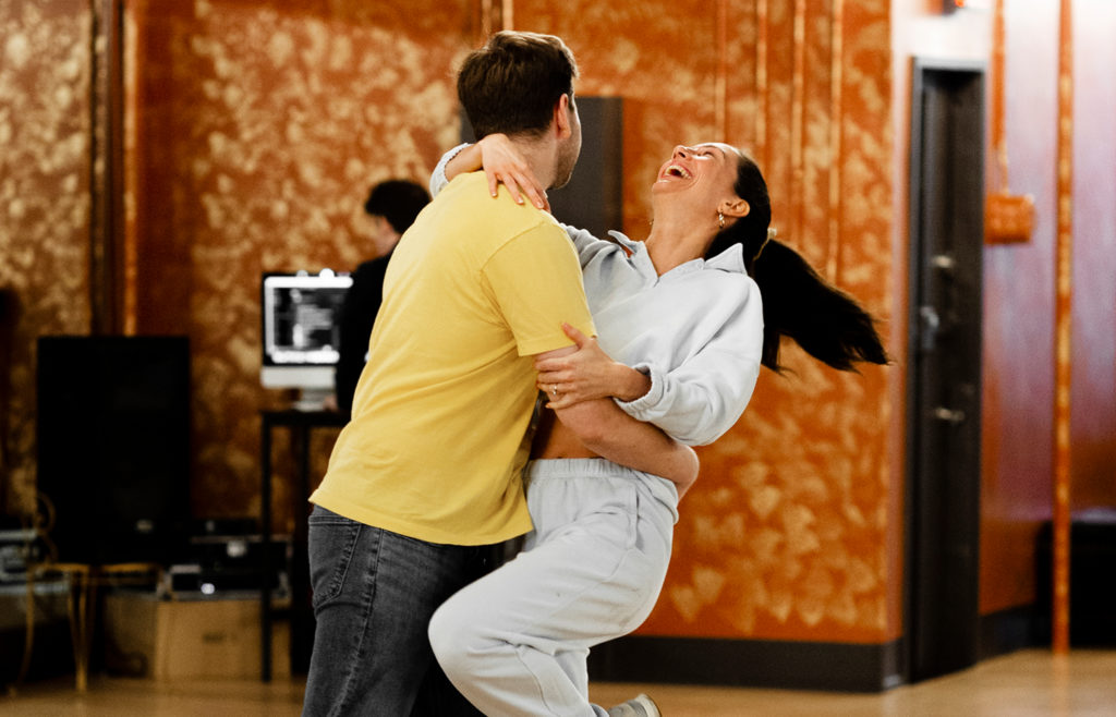 Couples private dance lessons at a Midtown Manhattan studio learning first dance choreography.